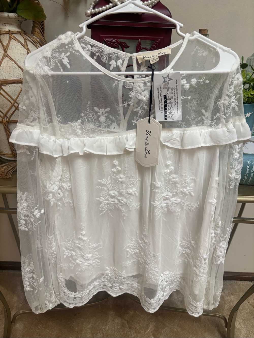 Vine & Love White Sheer Lace Floral Ruffle Trim Embroidered Blouse New With Tags - Picture 10 of 11